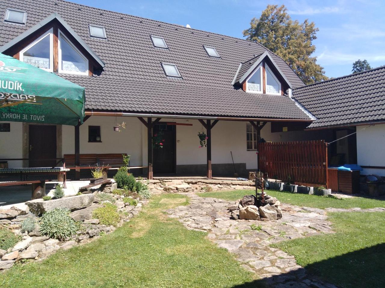 Penzion U Dvojice Nove Mesto na Morave Kültér fotó
